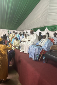 Le président du Mouvement TEKKI , candidat à la présidentielle de 2024,Mamadou Lamine Diallo prend part à la célébration de la bataille de baadr au côté du marabout des baye faal
